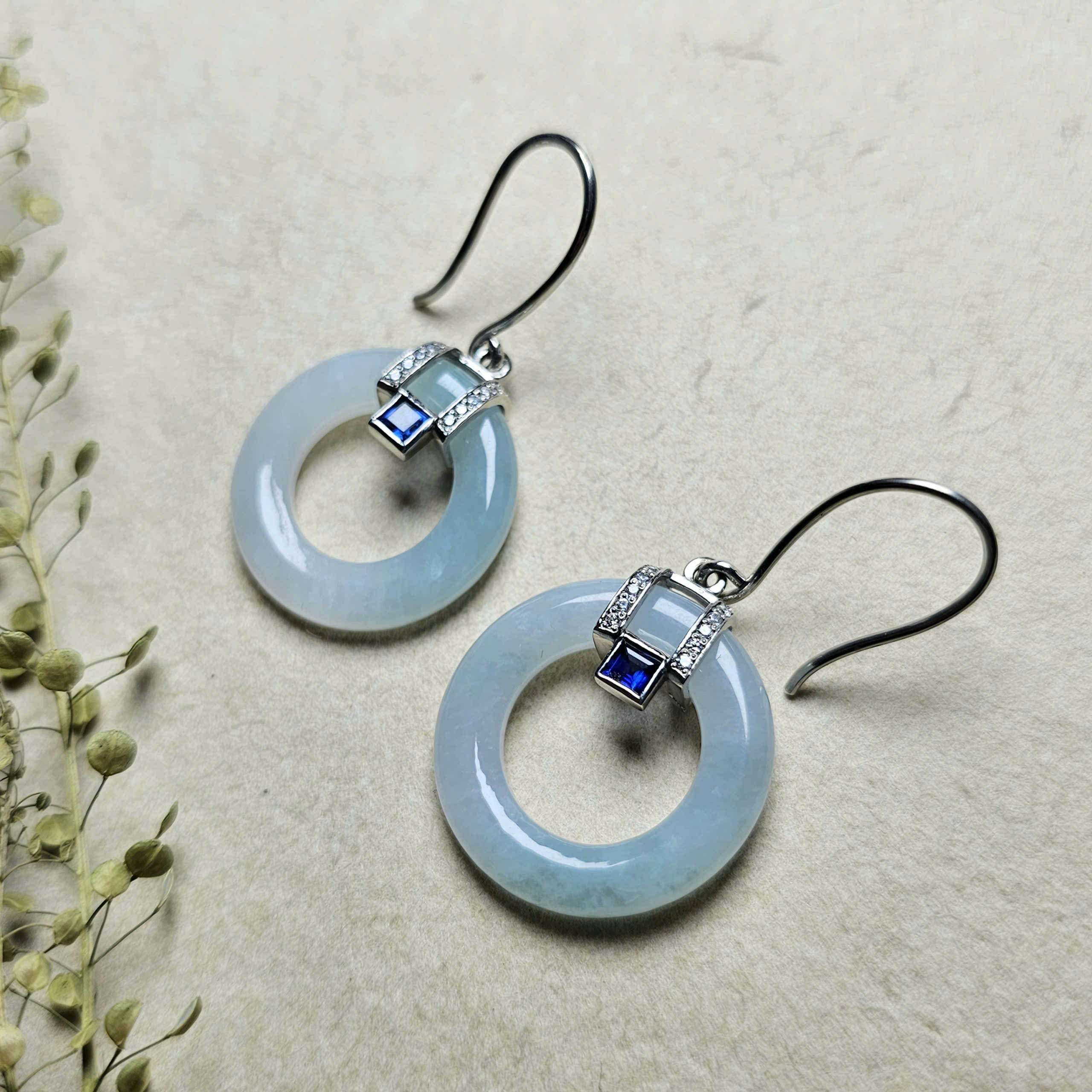 Khuyên tai bạc, khấu ngọc Jadeite và Sapphire - Hình ảnh 2