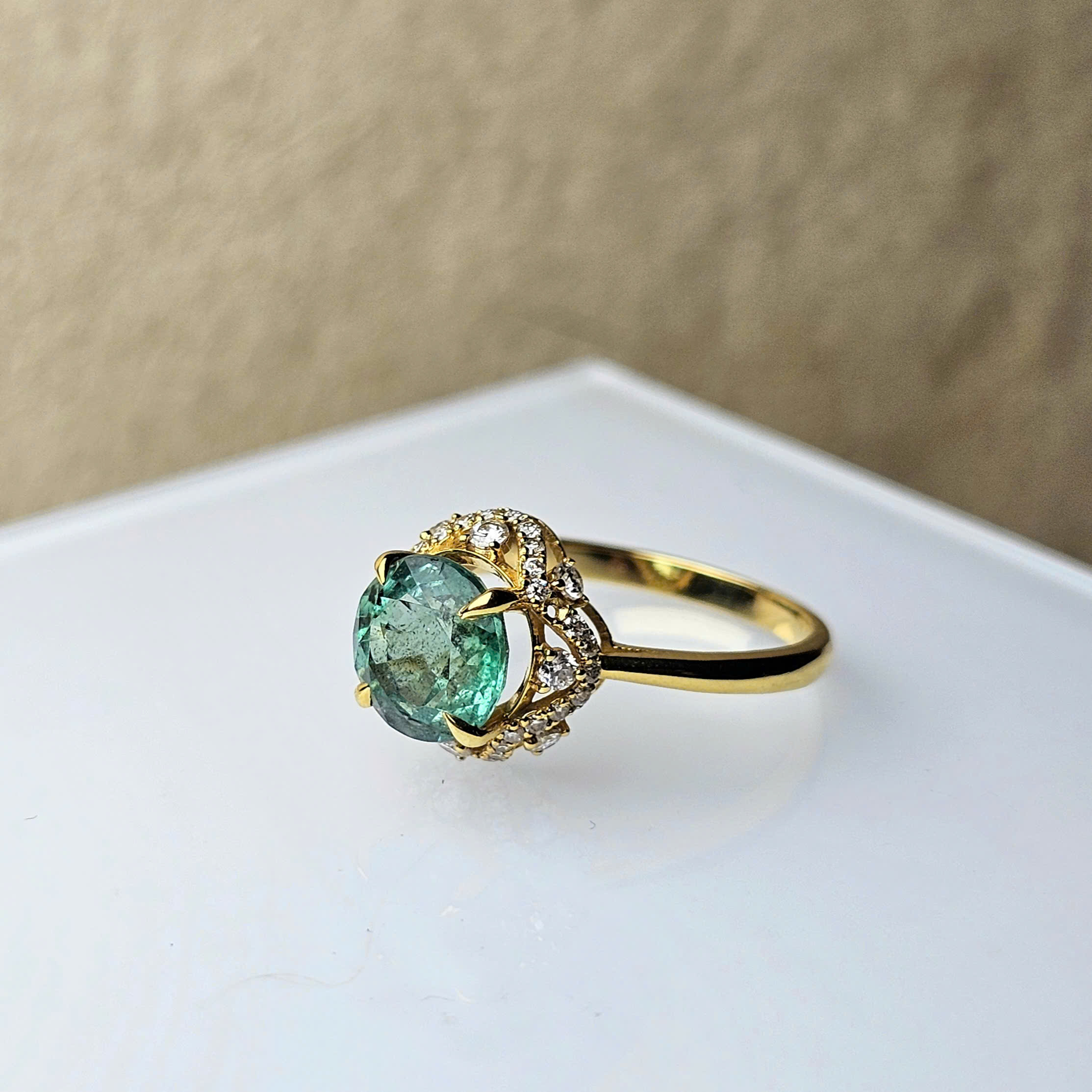 Nhẫn Emerald mài dáng tròn vàng 10k - Hình ảnh 2