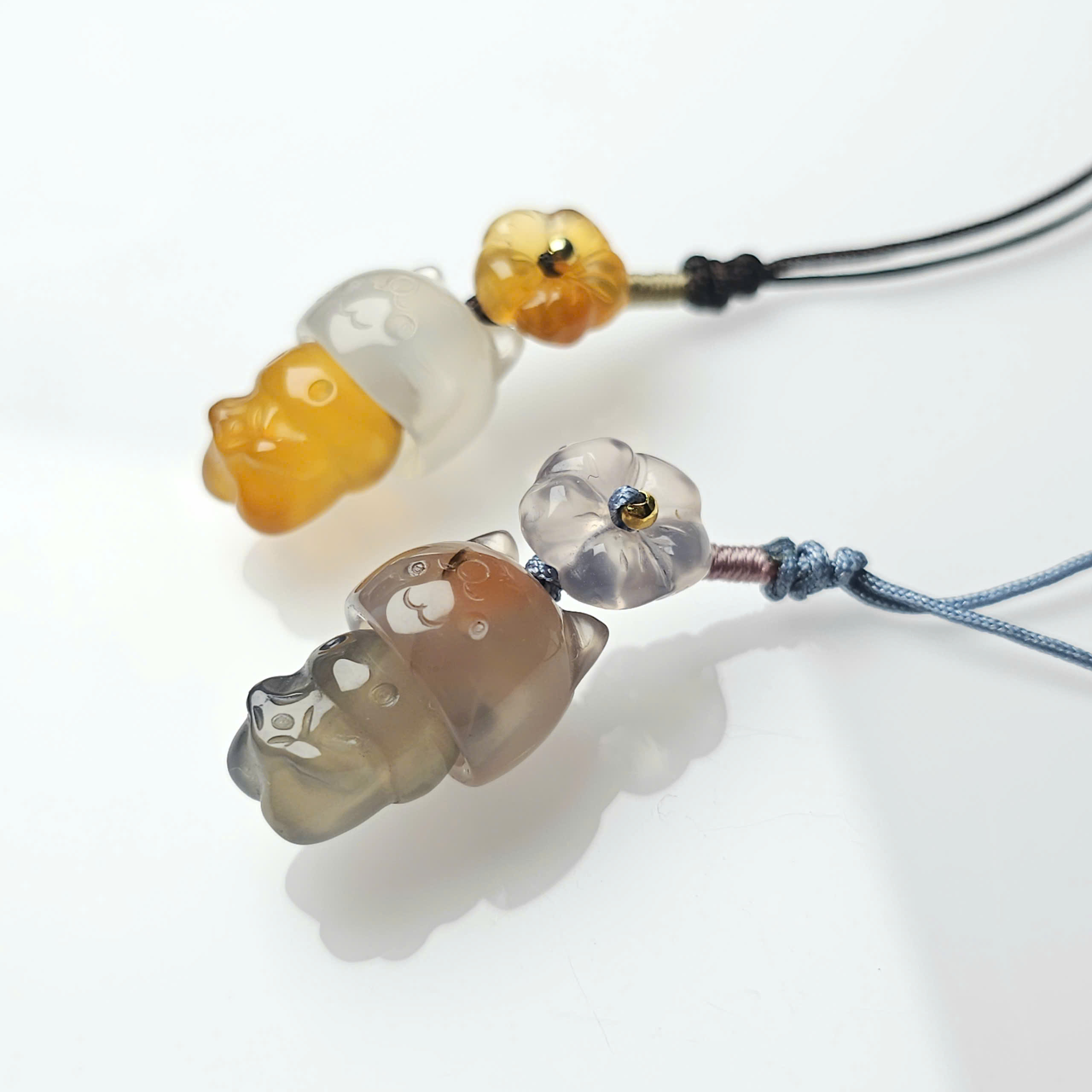 Móc treo mèo ôm cá đội nón bảo hiểm mèo mã não - Hình ảnh 2